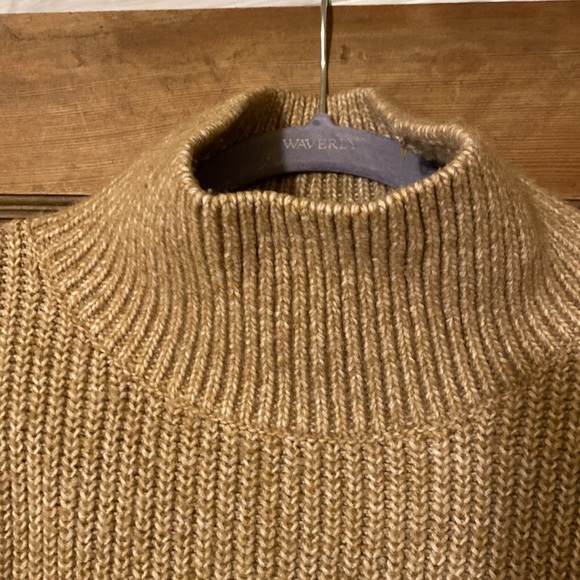 H&M Turtleneck Sweater - Picture 2 of 4